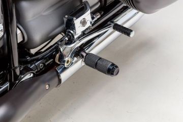 R18 Footrest Set - Black CNC