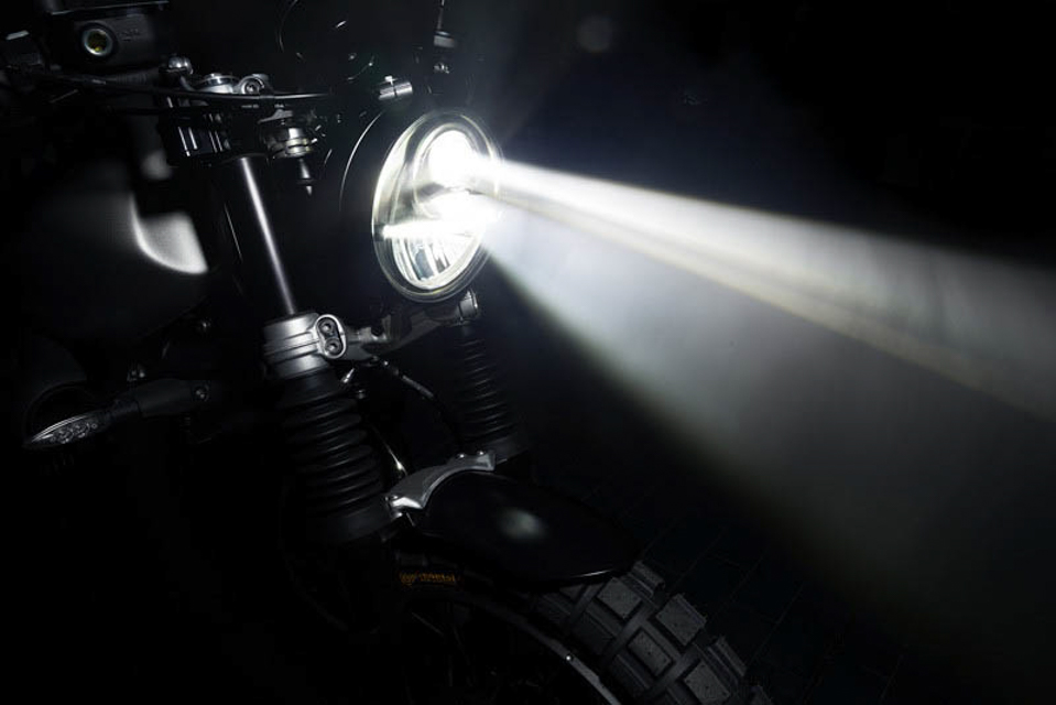 Диодная фара на BMW R Nine t