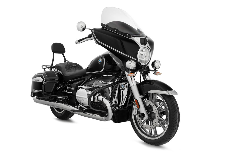 BMW R18 Bagger Engine Bars Black
